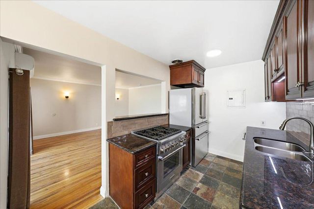 11719 Mayfield Avenue APT 1, Los Angeles, CA 90049