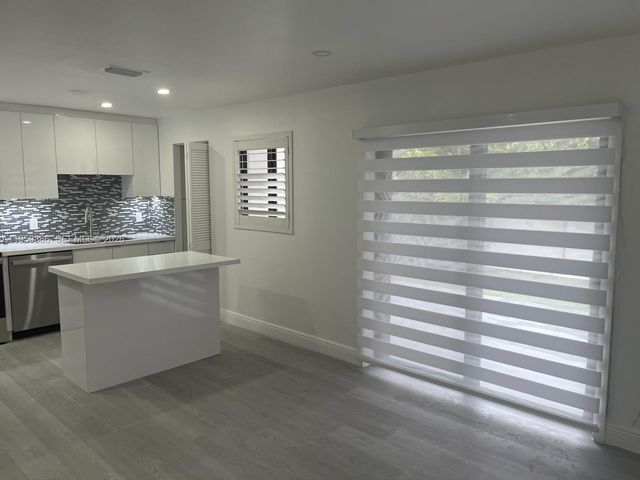 6004 NW 38th St 6006, Virginia Gardens, FL 33166