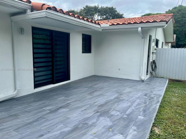 6004 NW 38th St 6006, Virginia Gardens, FL 33166