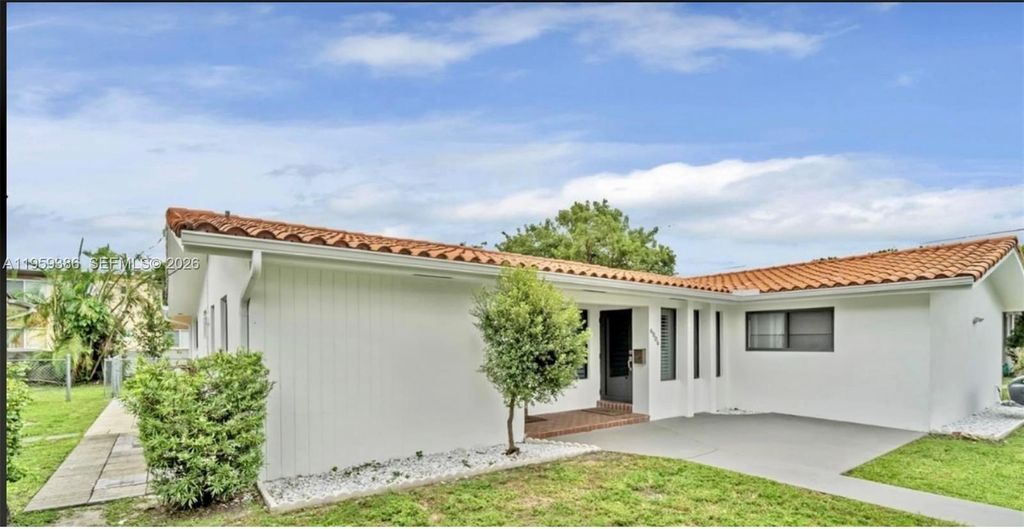 6004 NW 38th St 6006, Virginia Gardens, FL 33166