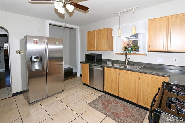 9702 Sterling Place, St Louis, MO 63123