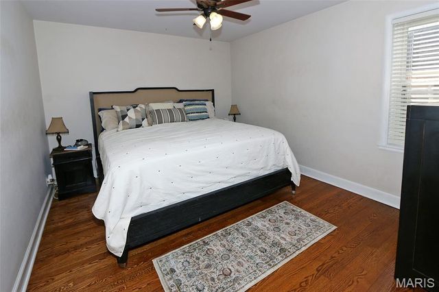 9702 Sterling Place, St Louis, MO 63123