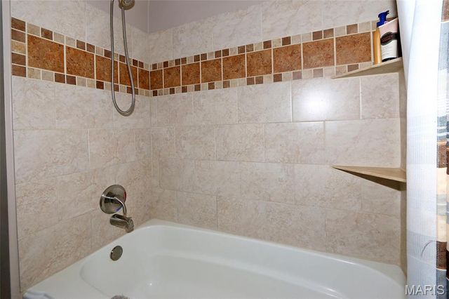 9702 Sterling Place, St Louis, MO 63123