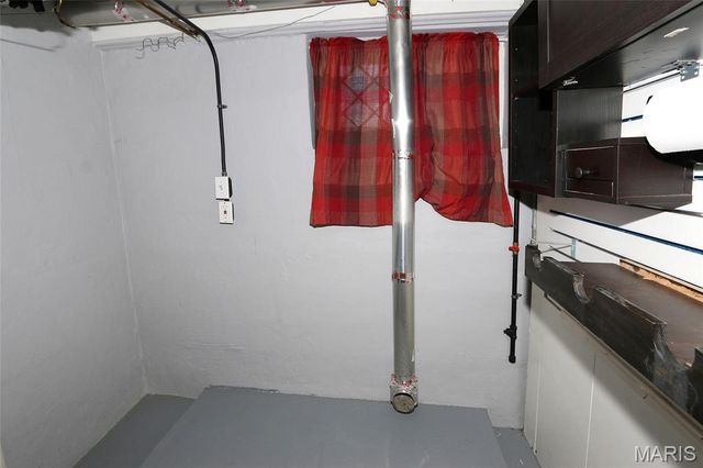 9702 Sterling Place, St Louis, MO 63123