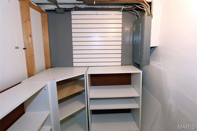 9702 Sterling Place, St Louis, MO 63123