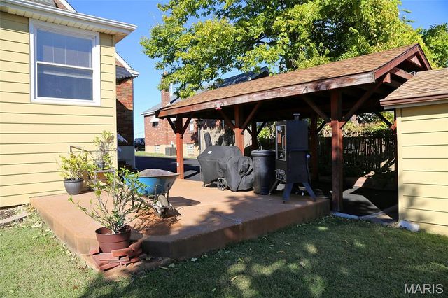 9702 Sterling Place, St Louis, MO 63123