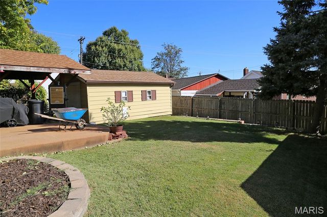 9702 Sterling Place, St Louis, MO 63123