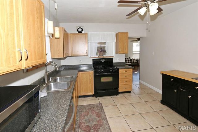 9702 Sterling Place, St Louis, MO 63123