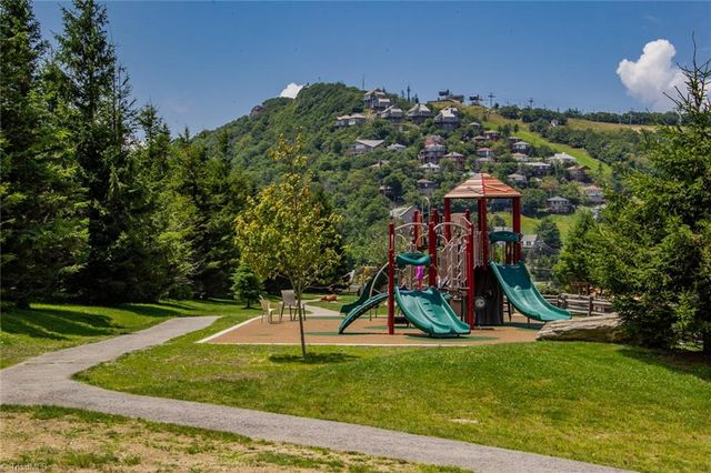 301 Pinnacle Inn Road 1110, Beech Mountain, NC 28604