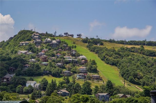 301 Pinnacle Inn Road 1110, Beech Mountain, NC 28604