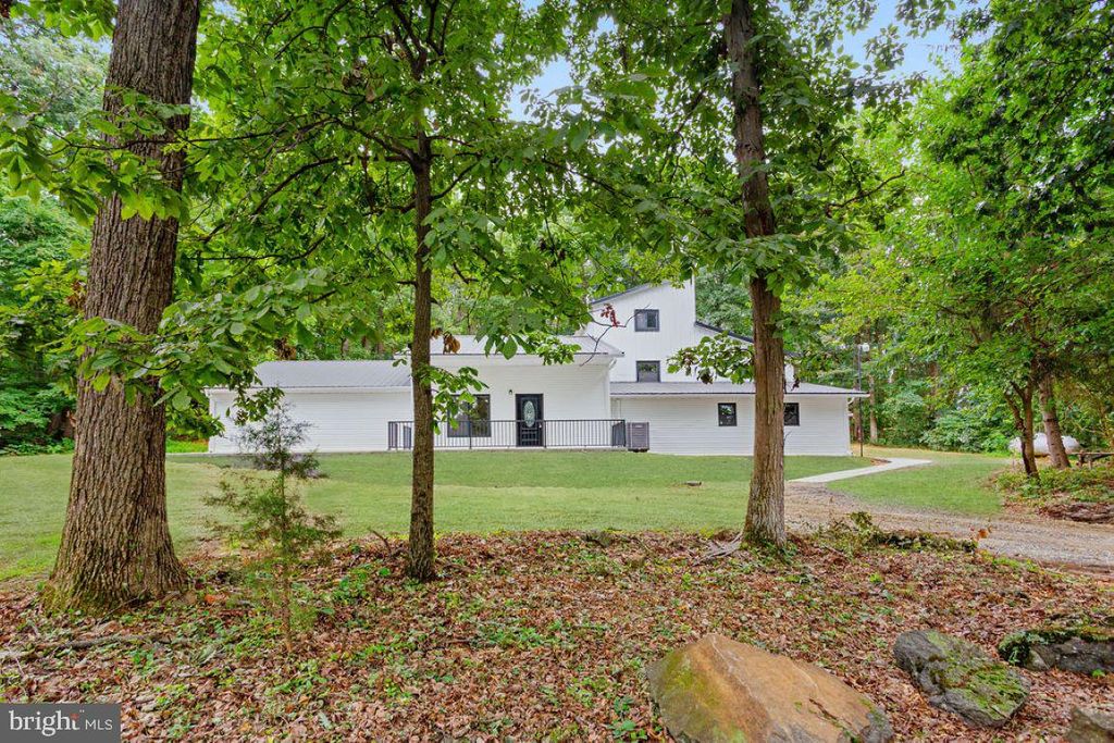 2325 YORK RD, Gettysburg, PA 17325