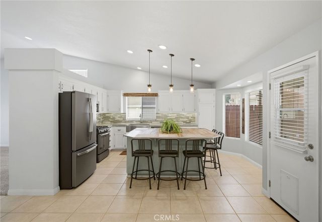 20163 Mapleleaf Court, Wildomar, CA 92595