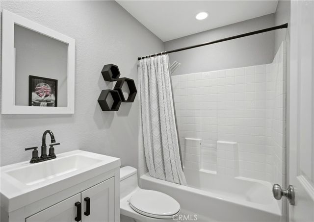 20163 Mapleleaf Court, Wildomar, CA 92595