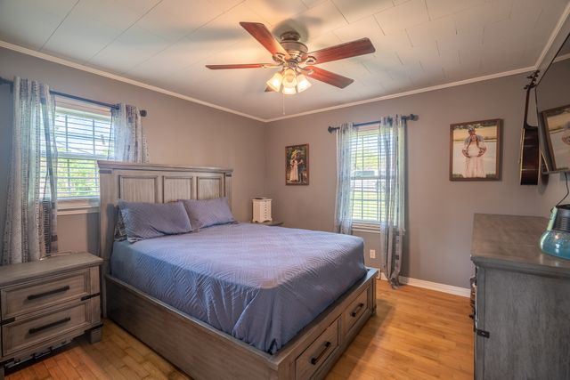 113 Horn Ave, Loretto, TN 38469