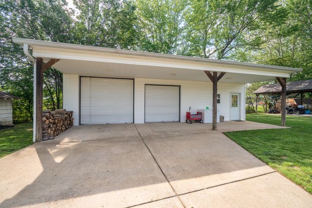 113 Horn Ave, Loretto, TN 38469