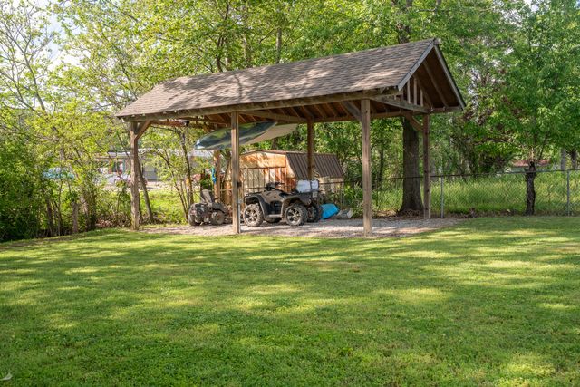 113 Horn Ave, Loretto, TN 38469