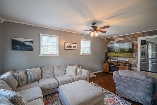 113 Horn Ave, Loretto, TN 38469