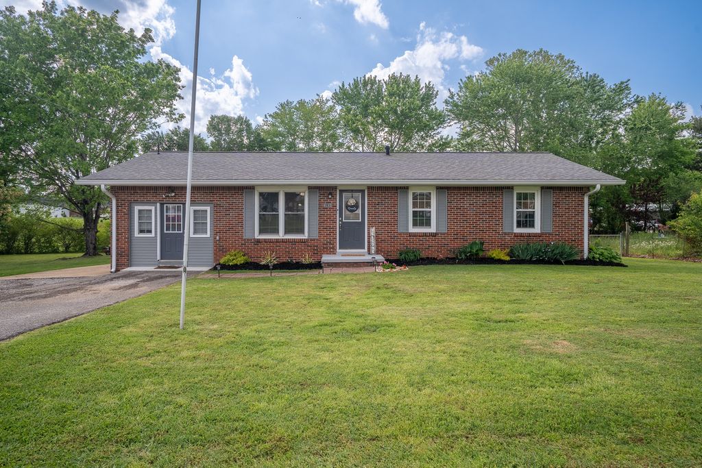 113 Horn Ave, Loretto, TN 38469