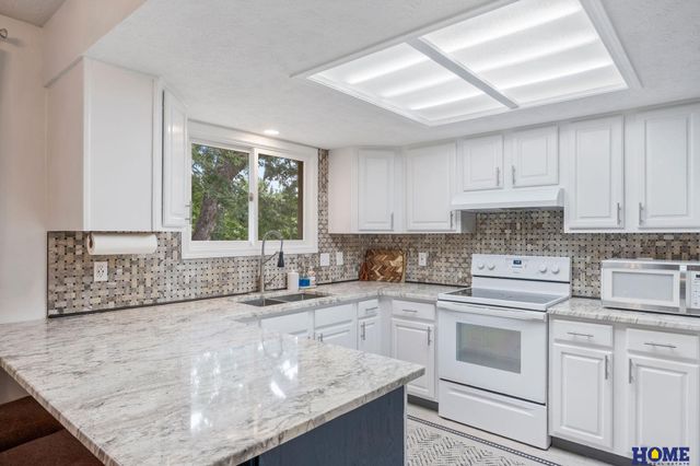 1800 Old Glory Road, Lincoln, NE 68521