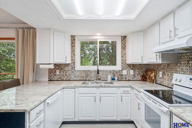 1800 Old Glory Road, Lincoln, NE 68521