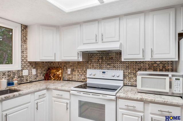 1800 Old Glory Road, Lincoln, NE 68521