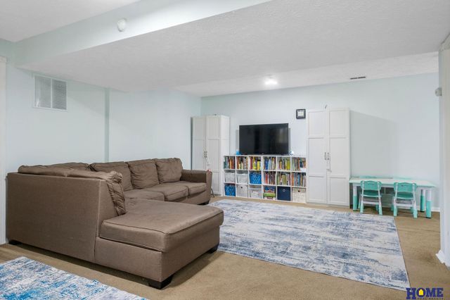 1800 Old Glory Road, Lincoln, NE 68521