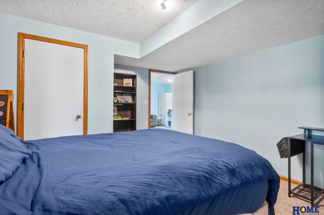 1800 Old Glory Road, Lincoln, NE 68521