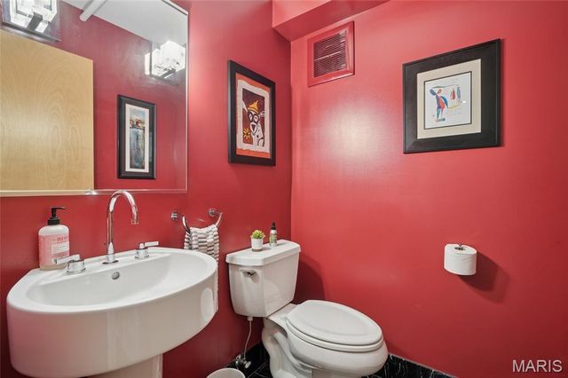 4200 Laclede Avenue 106, St Louis, MO 63108