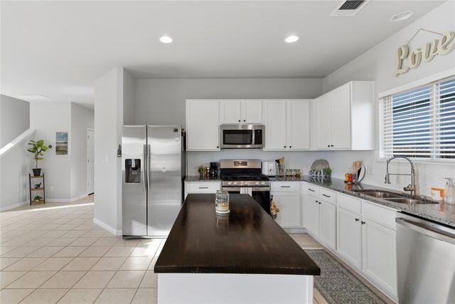 237 Driftwood LN, Bastrop, TX 78602