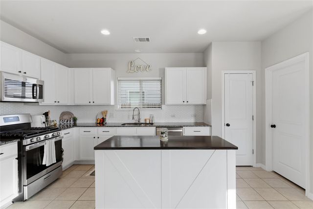 237 Driftwood LN, Bastrop, TX 78602