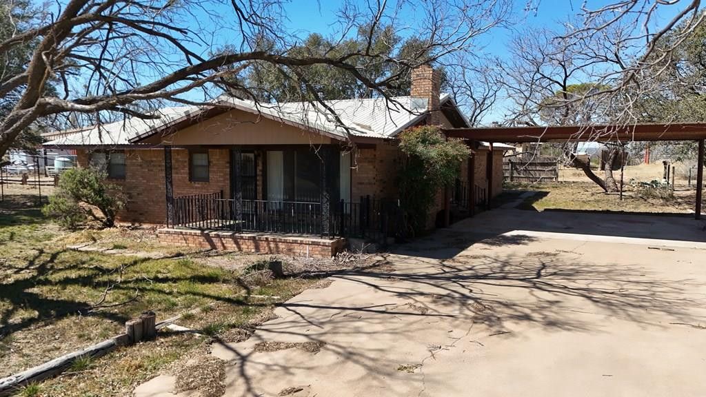 Image 1 of property listing at 616 Driftwood Drive, Robert Lee, TX 76945