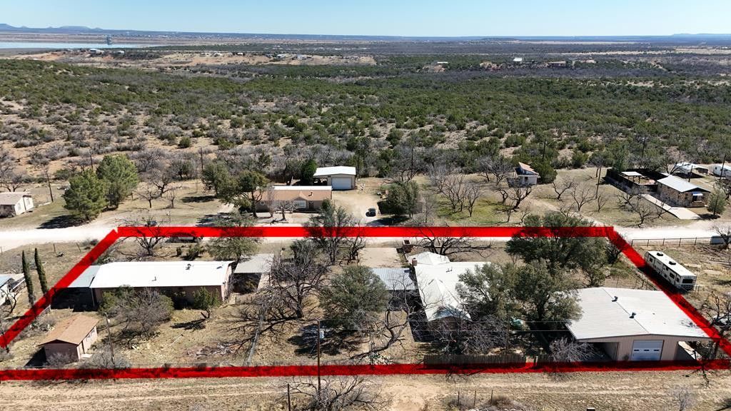Image 2 of property listing at 616 Driftwood Drive, Robert Lee, TX 76945