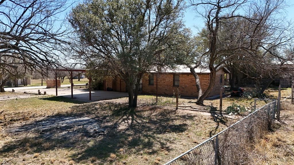 Image 7 of property listing at 616 Driftwood Drive, Robert Lee, TX 76945