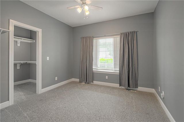 901 Chisam Road, Kearney, MO 64060