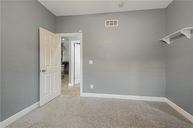 901 Chisam Road, Kearney, MO 64060