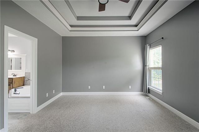 901 Chisam Road, Kearney, MO 64060