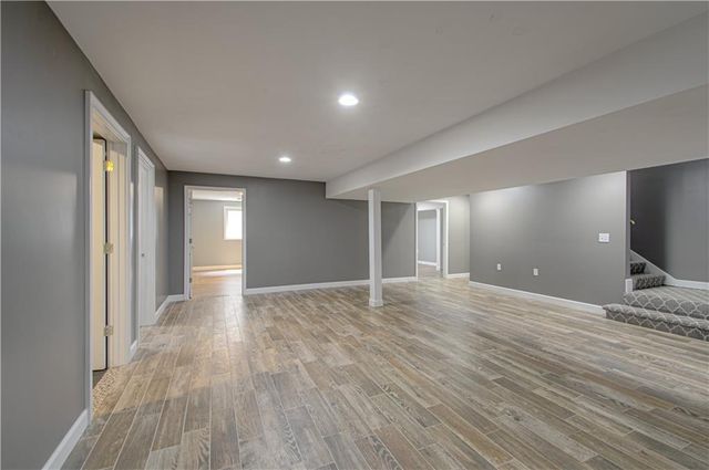 901 Chisam Road, Kearney, MO 64060