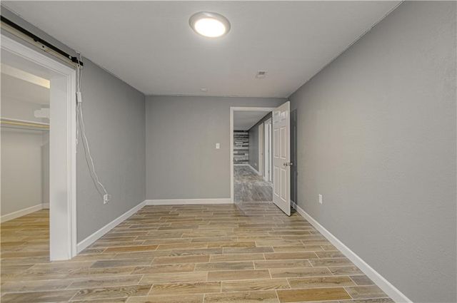 901 Chisam Road, Kearney, MO 64060