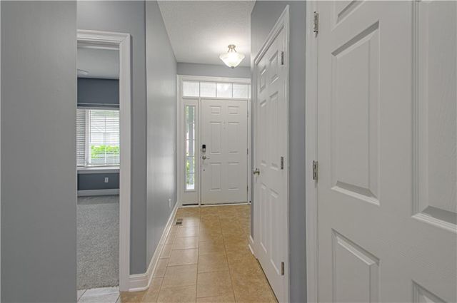 901 Chisam Road, Kearney, MO 64060