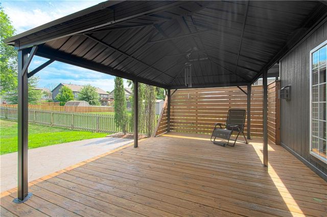 901 Chisam Road, Kearney, MO 64060