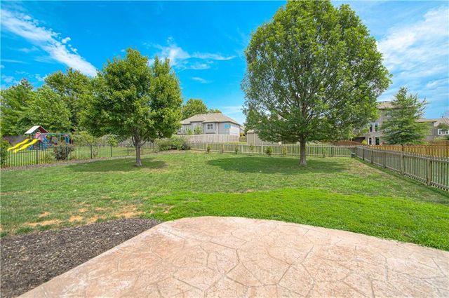 901 Chisam Road, Kearney, MO 64060
