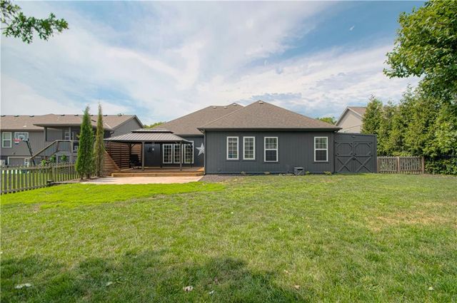 901 Chisam Road, Kearney, MO 64060