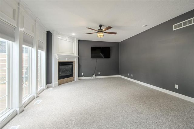 901 Chisam Road, Kearney, MO 64060