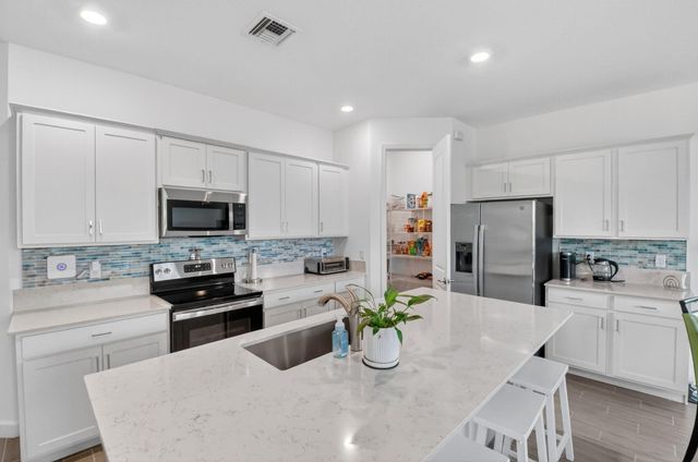 6026 Henderson Way, West Palm Beach, FL 33415