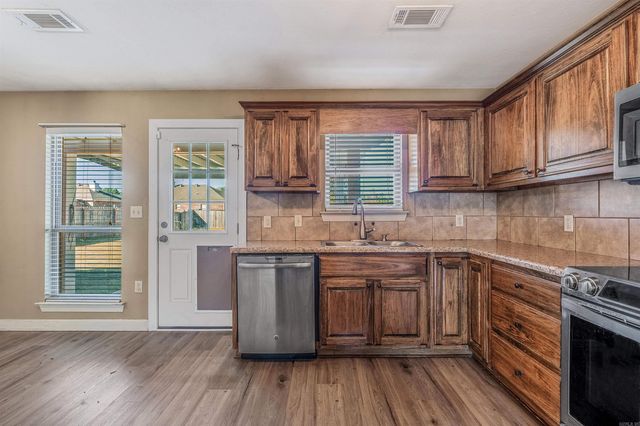 53 Eaglebrook, Conway, AR 72032