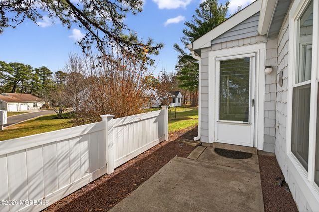 826B Liverpool Circle, Manchester, NJ 08759