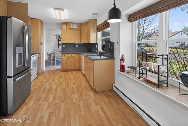 826B Liverpool Circle, Manchester, NJ 08759