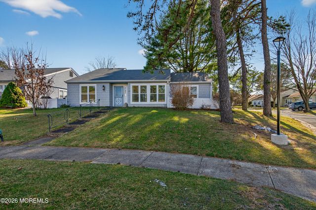 826B Liverpool Circle, Manchester, NJ 08759