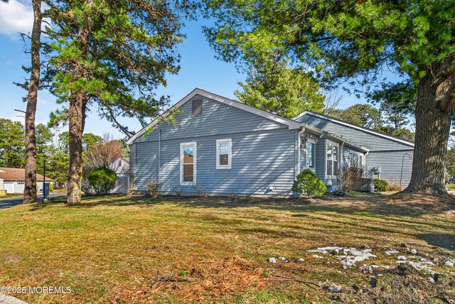 826B Liverpool Circle, Manchester, NJ 08759