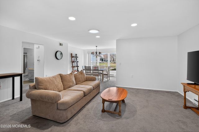 826B Liverpool Circle, Manchester, NJ 08759